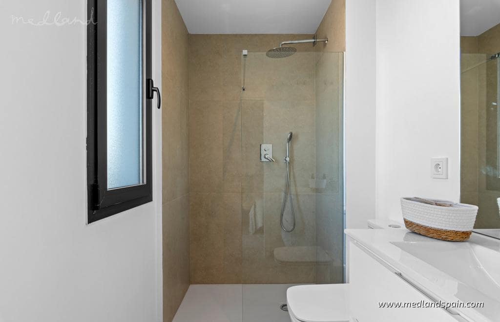 2 soverom Leilighet til salgs i Mar de Cristal med svømmebasseng garasje - € 325 000 (Ref: 7170932)