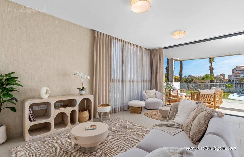 2 soverom Leilighet til salgs i Mar de Cristal med svømmebasseng garasje - € 325 000 (Ref: 7170932)