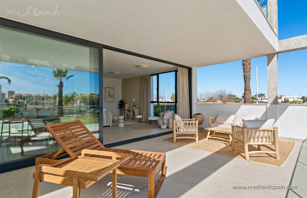 2 soverom Leilighet til salgs i Mar de Cristal med svømmebasseng garasje - € 325 000 (Ref: 7170932)