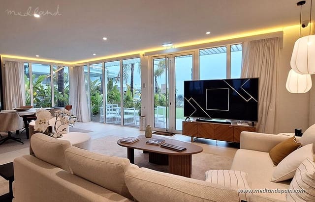 3 sovrum Villa till salu i Mijas Costa, Mijas med pool garage - 1 889 000 € (Ref: 7205230)