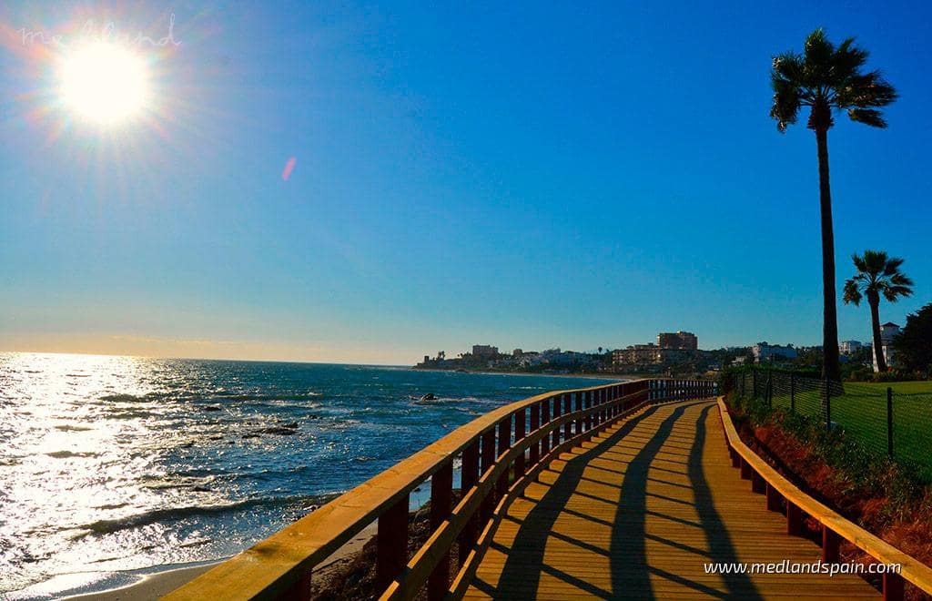 2 bedroom Apartment for sale in Mijas Costa with pool garage - € 364,000 (Ref: 7212091)