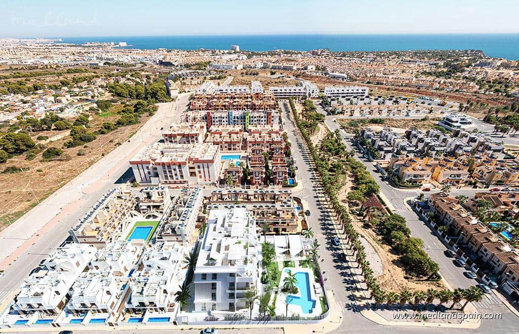 3 soveværelse Lejlighed til salg i Cabo Roig med swimmingpool garage - € 369.000 (Ref: 7251935)