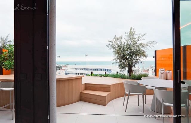 2 bedroom Apartment for sale in Fuengirola with pool garage - € 1,190,000 (Ref: 7286521)