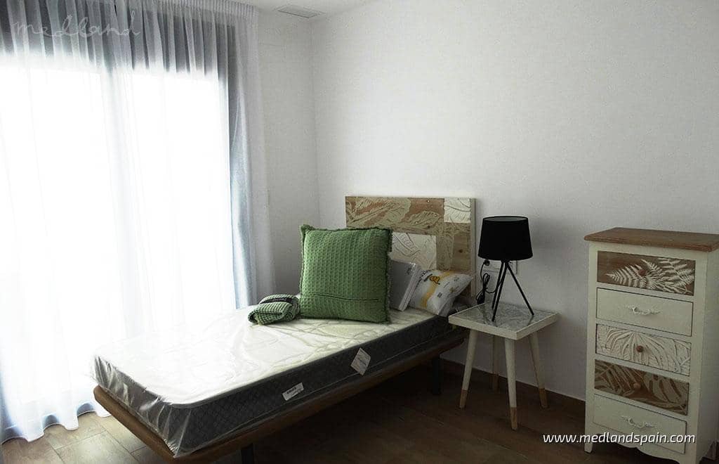 3 makuuhuone Huvila myytävänä paikassa Pilar de la Horadada mukana uima-altaan 
autotalli - 379 900 € (Ref: 7318531)