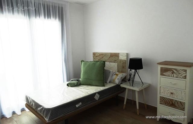 3 makuuhuone Huvila myytävänä paikassa Pilar de la Horadada ciudad, Pilar de la Horadada mukana uima-altaan 
autotalli - 379 900 € (Ref: 7318531)