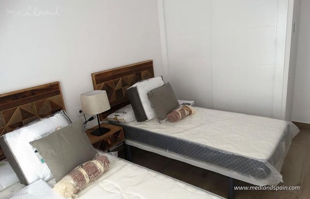 3 makuuhuone Huvila myytävänä paikassa Pilar de la Horadada ciudad, Pilar de la Horadada mukana uima-altaan 
autotalli - 379 900 € (Ref: 7318531)