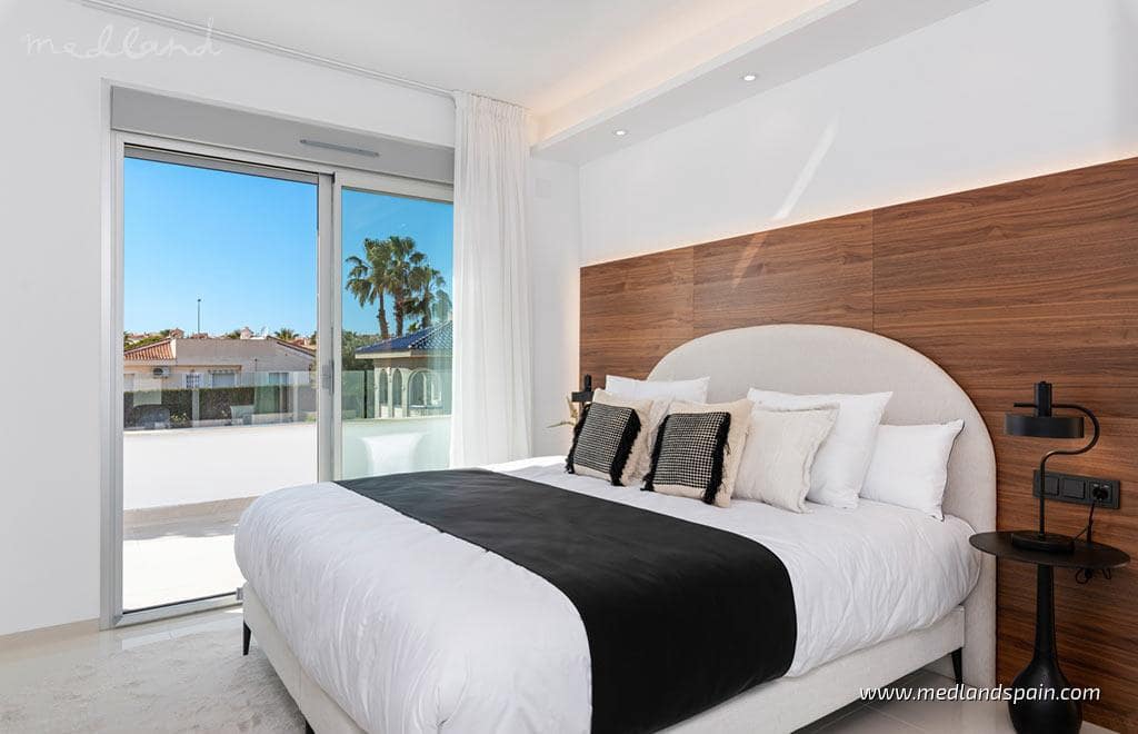 4 soveværelse Villa til salg i Ciudad Quesada med swimmingpool garage - € 985.000 (Ref: 7382554)