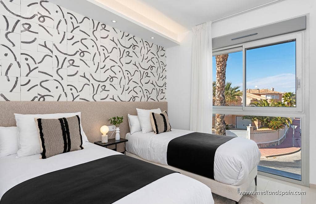 4 soveværelse Villa til salg i Ciudad Quesada med swimmingpool garage - € 985.000 (Ref: 7382554)