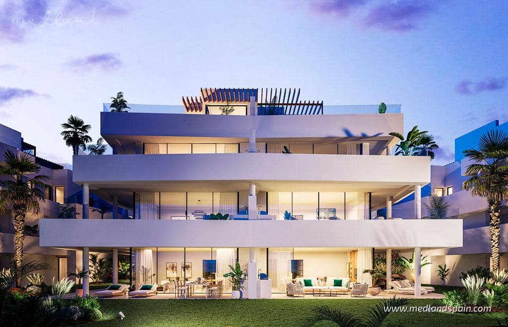 4 quarto Apartamento para venda em Estepona com piscina garagem - 912 073 € (Ref: 7388004)