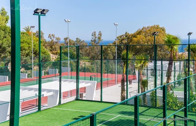 4 sovrum Lägenhet till salu i Estepona med pool garage - 912 073 € (Ref: 7388004)