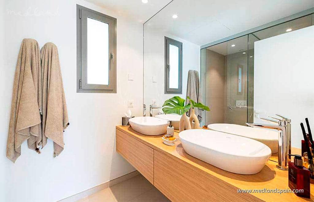 3 makuuhuone Huoneisto myytävänä paikassa Fuengirola mukana uima-altaan 
autotalli - 1 190 000 € (Ref: 7413292)