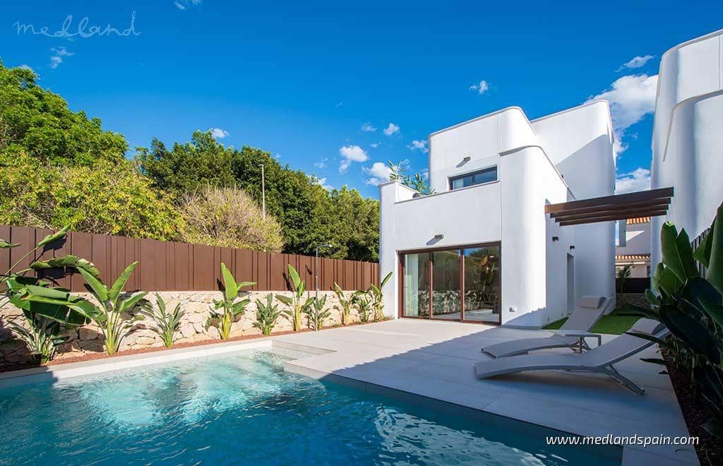 3 soveværelse Villa til salg i Pilar de la Horadada med swimmingpool garage - € 559.900 (Ref: 7427709)