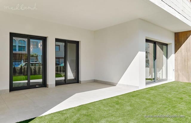 2 sypialnia Apartament na sprzedaż w La Veleta, Torrevieja z basenem garażem - 380 000 € (Ref: 7461251)