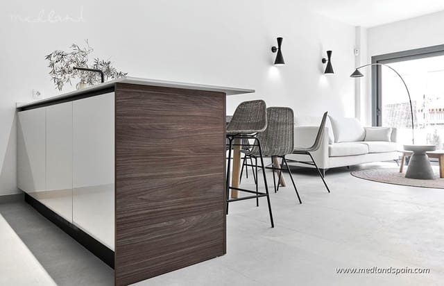 2 sypialnia Apartament na sprzedaż w La Veleta, Torrevieja z basenem garażem - 380 000 € (Ref: 7461251)