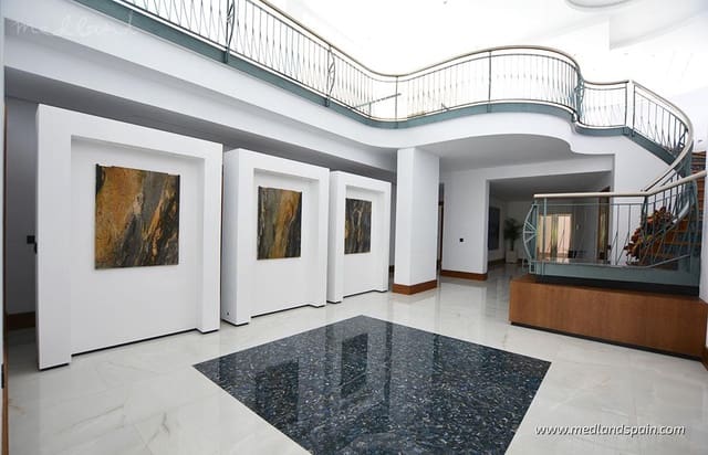 6 makuuhuone Huvila myytävänä paikassa Sotogrande, San Roque mukana uima-altaan 
autotalli - 4 500 000 € (Ref: 7573706)