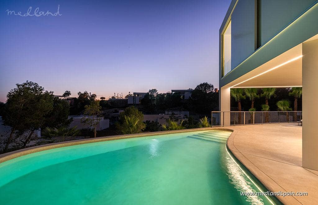 Chalet de 3 habitaciones en Dehesa de Campoamor en venta con piscina garaje - 2.365.000 € (Ref: 7581819)