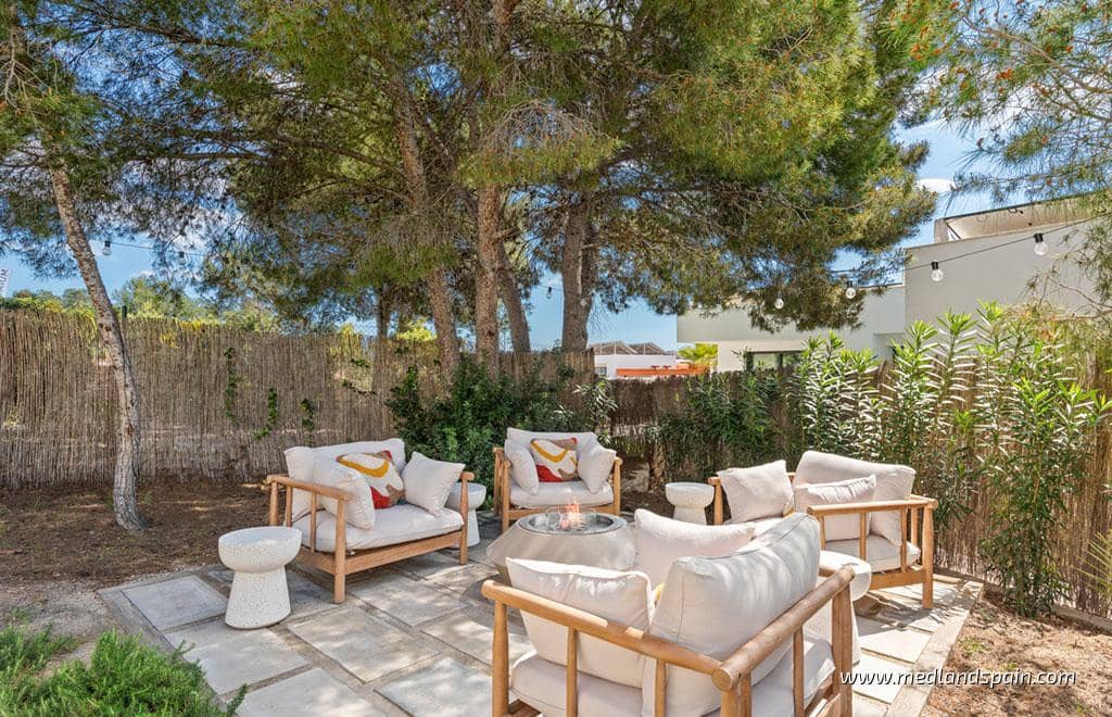 Chalet de 3 habitaciones en Dehesa de Campoamor en venta con piscina garaje - 2.365.000 € (Ref: 7581819)