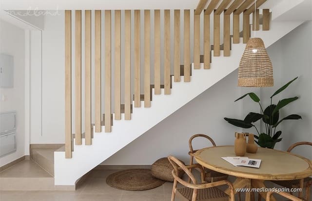 3 soveværelse Villa til salg i Pilar de la Horadada ciudad, Pilar de la Horadada med swimmingpool garage - € 469.000 (Ref: 7590653)