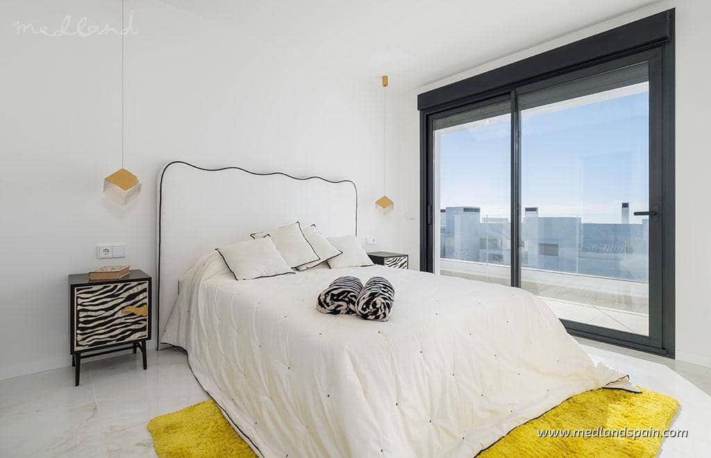 3 chambre Appartement à vendre à Estepona avec piscine garage - 725 000 € (Ref: 7702419)