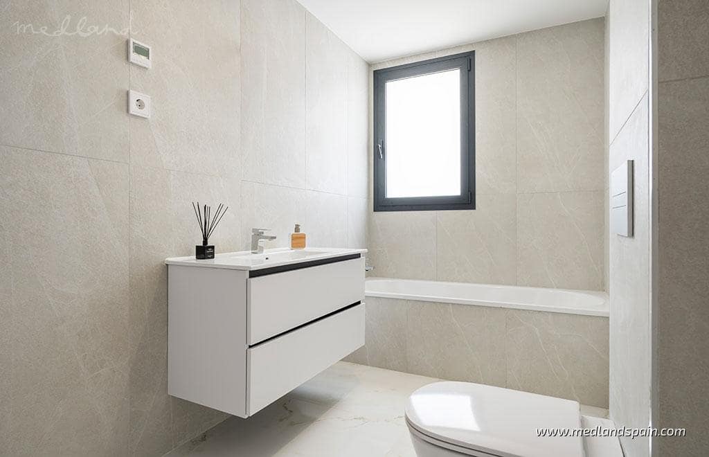 3 chambre Appartement à vendre à Estepona avec piscine garage - 725 000 € (Ref: 7702419)