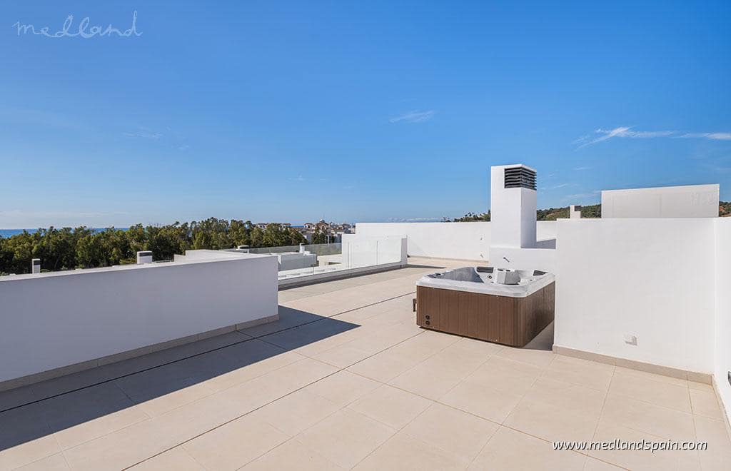 3 chambre Appartement à vendre à Estepona avec piscine garage - 725 000 € (Ref: 7702419)