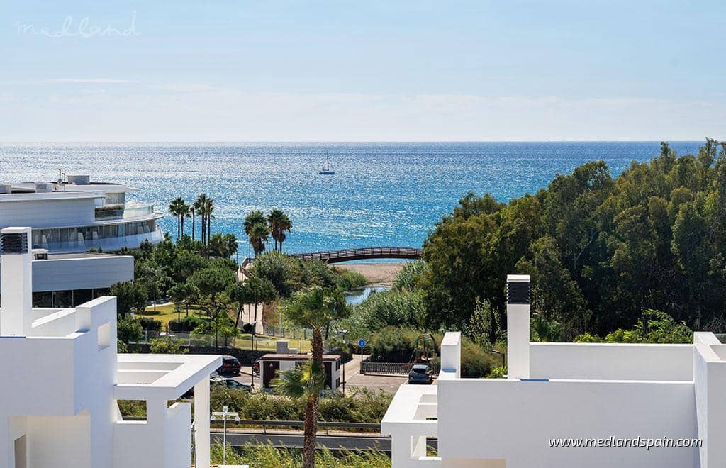 3 chambre Appartement à vendre à Estepona avec piscine garage - 725 000 € (Ref: 7702419)