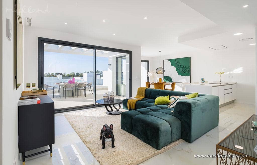 3 bedroom Apartment for sale in Estepona with pool garage - € 725,000 (Ref: 7702419)