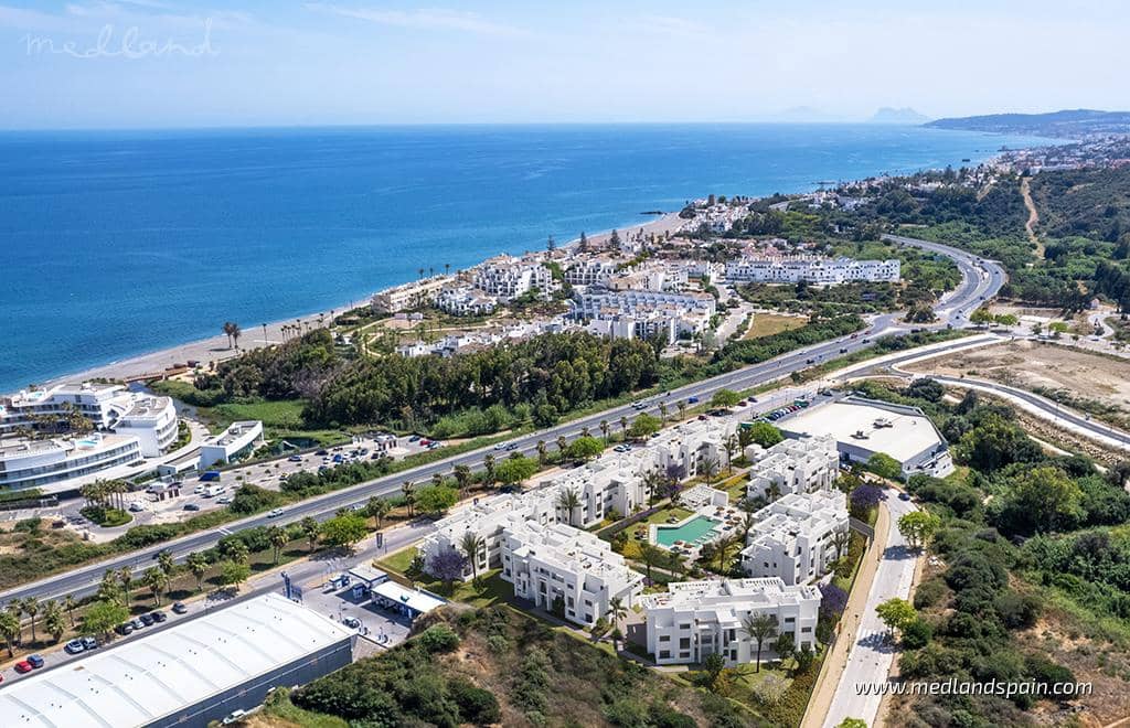 3 bedroom Apartment for sale in Estepona with pool garage - € 725,000 (Ref: 7702419)