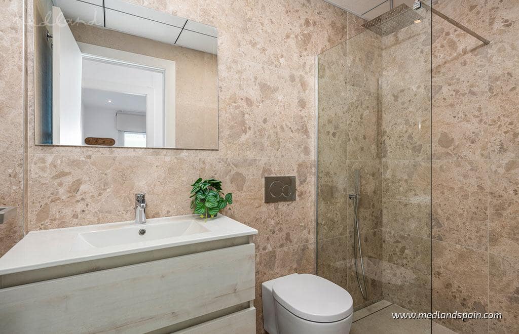 3 makuuhuone Huvila myytävänä paikassa Los Alcazares mukana uima-altaan 
autotalli - 499 900 € (Ref: 7717518)