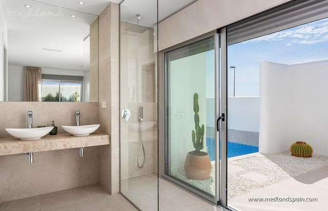 3 makuuhuone Huvila myytävänä paikassa Las Lomas de Rame - Bahía Bella, Los Alcázares mukana uima-altaan 
autotalli - 499 900 € (Ref: 7717518)