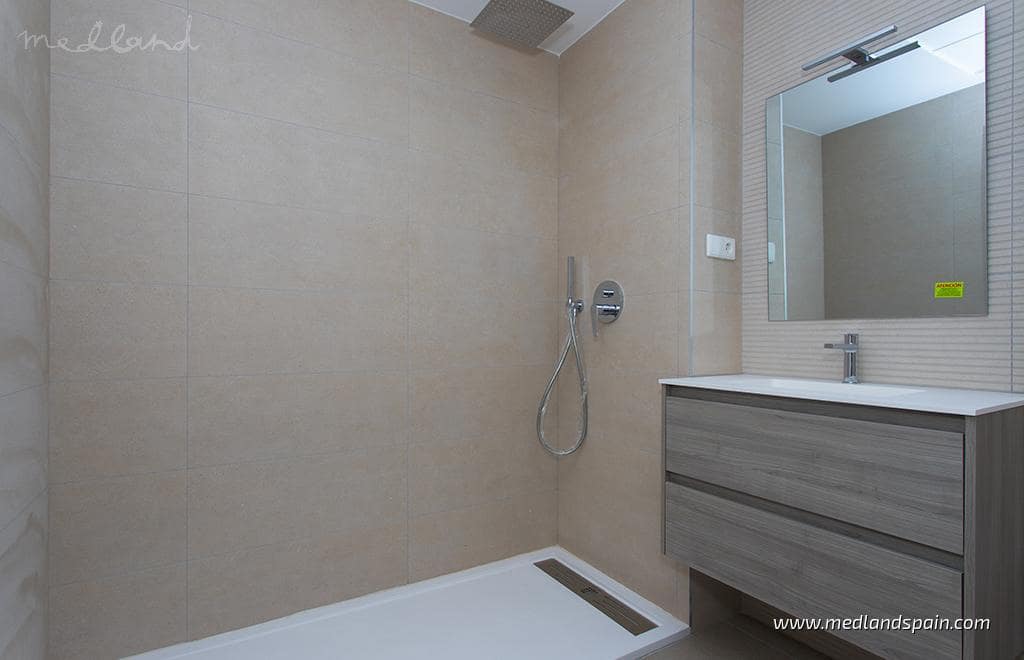 3 soveværelse Byhus til salg i Alicante by med swimmingpool garage - € 332.500 (Ref: 7729773)