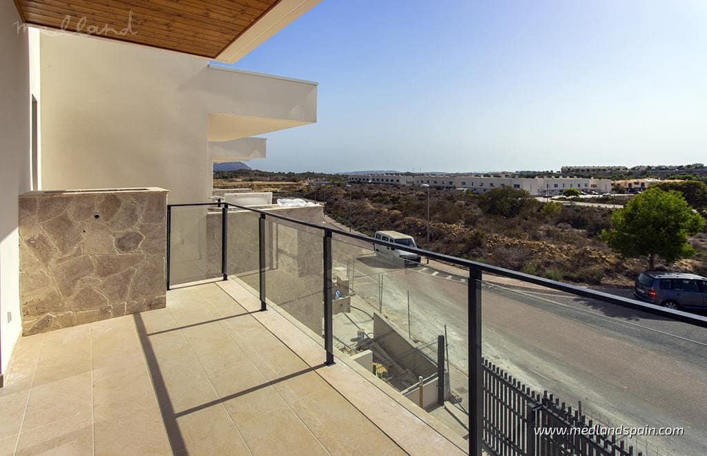 3 bedroom Townhouse for sale in Alicante / Alacant city with pool garage - € 365,000 (Ref: 7729775)