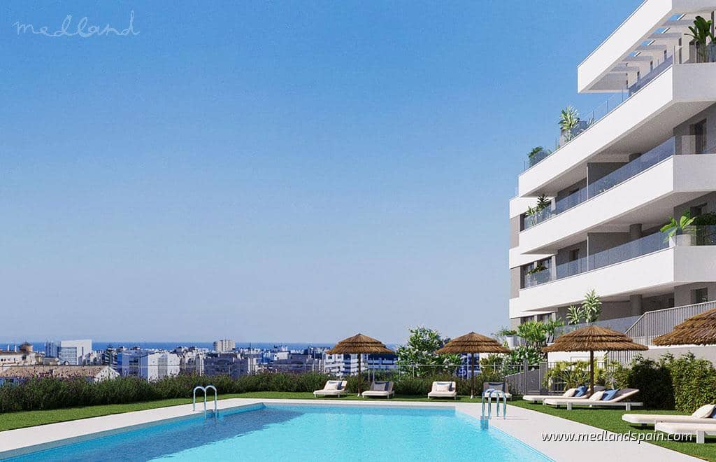 2 makuuhuone Huoneisto myytävänä paikassa Estepona mukana uima-altaan 
autotalli - 470 000 € (Ref: 7754775)