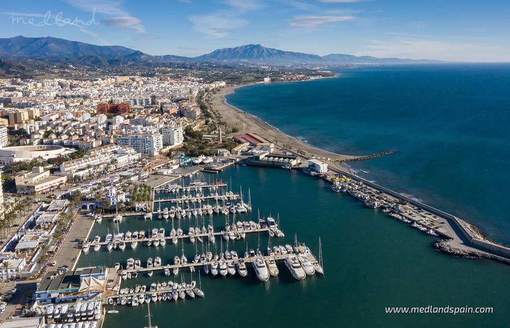 2 Zimmer Apartment zu verkaufen in Estepona mit Pool Garage - 470.000 € (Ref: 7754775)