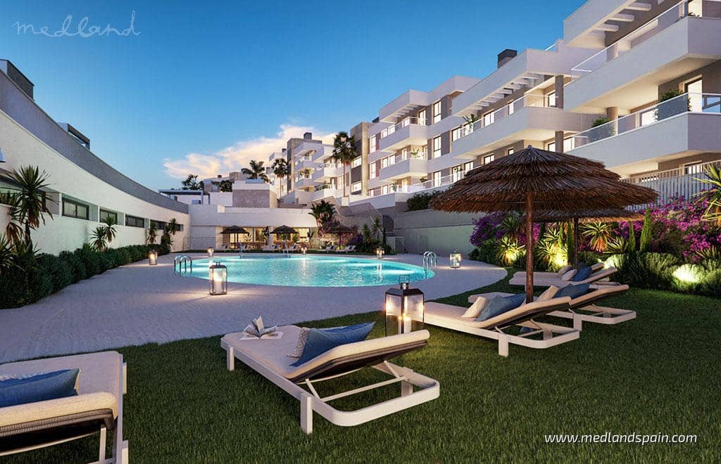 2 Zimmer Apartment zu verkaufen in Estepona mit Pool Garage - 470.000 € (Ref: 7754775)