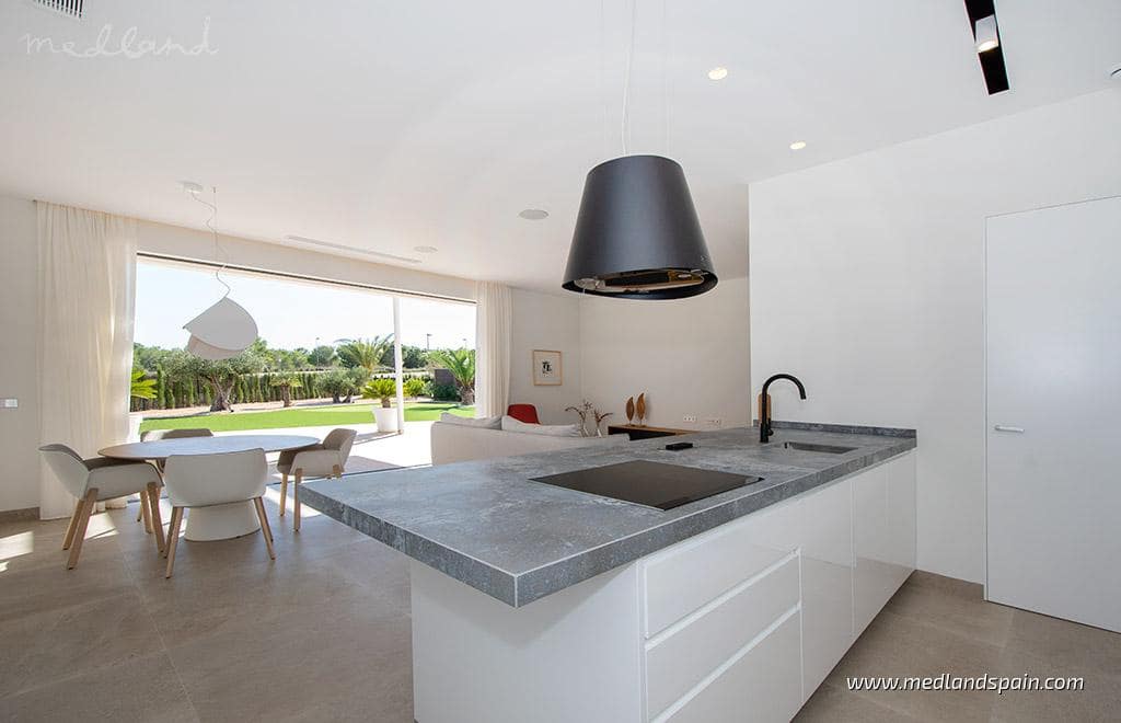 3 quarto Moradia para venda em Las Colinas Golf com piscina garagem - 1 200 000 € (Ref: 7761681)