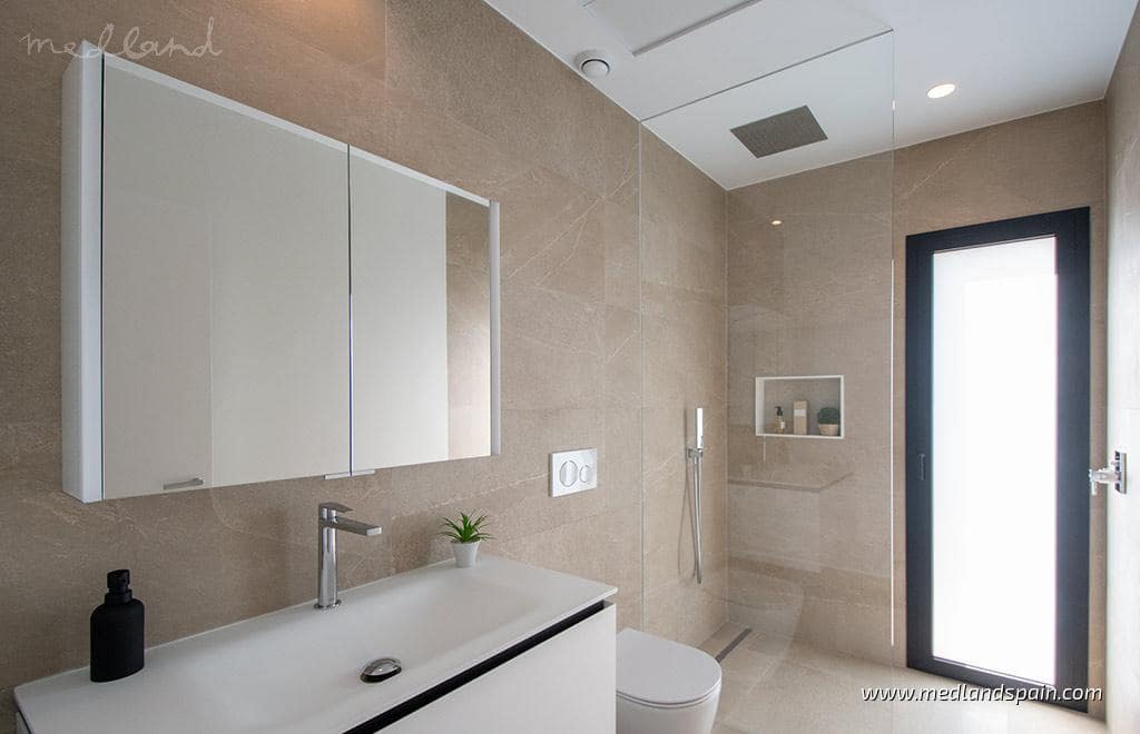 3 quarto Moradia para venda em Las Colinas Golf com piscina garagem - 1 200 000 € (Ref: 7761681)