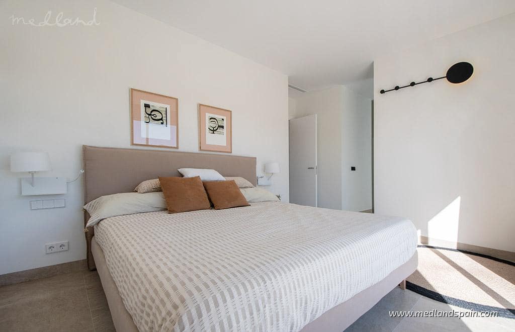 3 quarto Moradia para venda em Las Colinas Golf com piscina garagem - 1 200 000 € (Ref: 7761681)