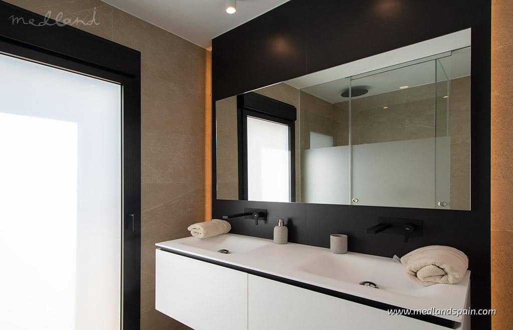 3 quarto Moradia para venda em Las Colinas Golf com piscina garagem - 1 200 000 € (Ref: 7761681)