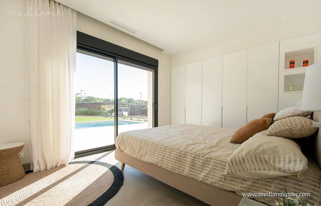 3 quarto Moradia para venda em Las Colinas Golf com piscina garagem - 1 200 000 € (Ref: 7761681)