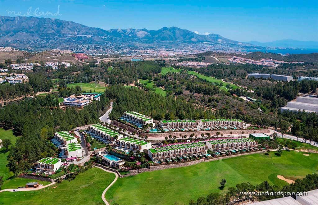 3 makuuhuone Omakotitalo myytävänä paikassa Mijas Costa mukana uima-altaan 
autotalli - 949 000 € (Ref: 7790102)