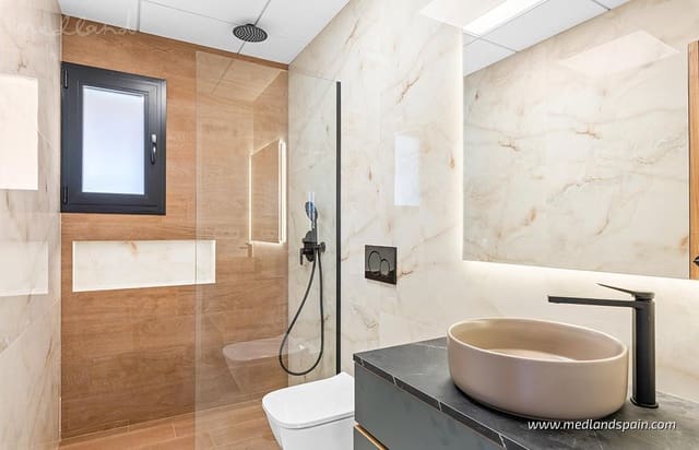 3 soveværelse Villa til salg i Algorfa med swimmingpool garage - € 445.000 (Ref: 7832849)