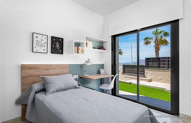 3 soveværelse Villa til salg i Algorfa med swimmingpool garage - € 445.000 (Ref: 7832849)