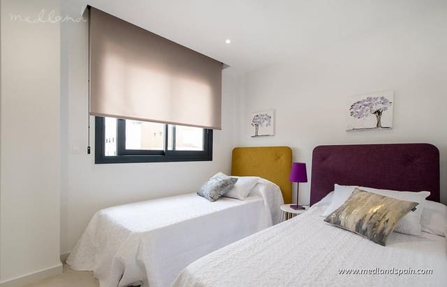 4 soverom Villa til salgs i La Marina, Elche / Elx med svømmebasseng garasje - € 800 000 (Ref: 7864423)