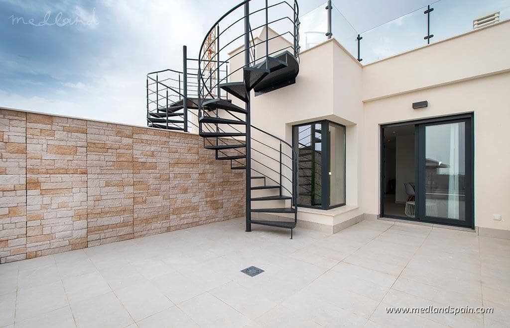 4 soveværelse Villa til salg i La Marina med swimmingpool garage - € 800.000 (Ref: 7864423)