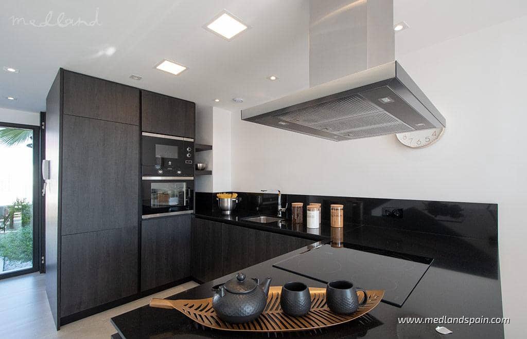 3 soveværelse Villa til salg i Algorfa med swimmingpool garage - € 495.000 (Ref: 7879304)