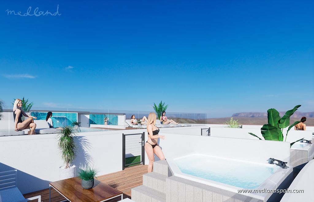 2 soveværelse Lejlighed til salg i Torrevieja med swimmingpool - € 469.000 (Ref: 7936947)