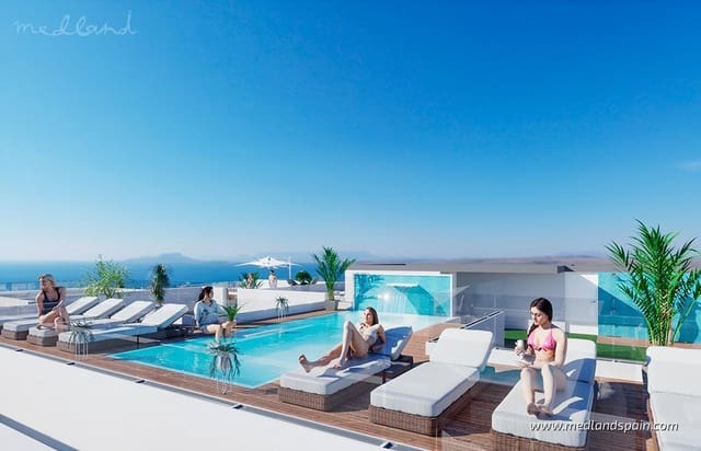 Apartamento de 2 habitaciones en Torrevieja en venta con piscina - 469.000 € (Ref: 7936947)