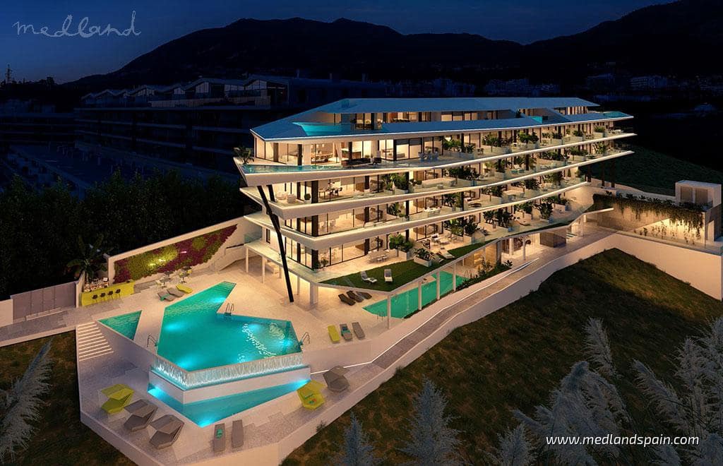 2 soverom Leilighet til salgs i Fuengirola med svømmebasseng garasje - € 907 000 (Ref: 7960994)