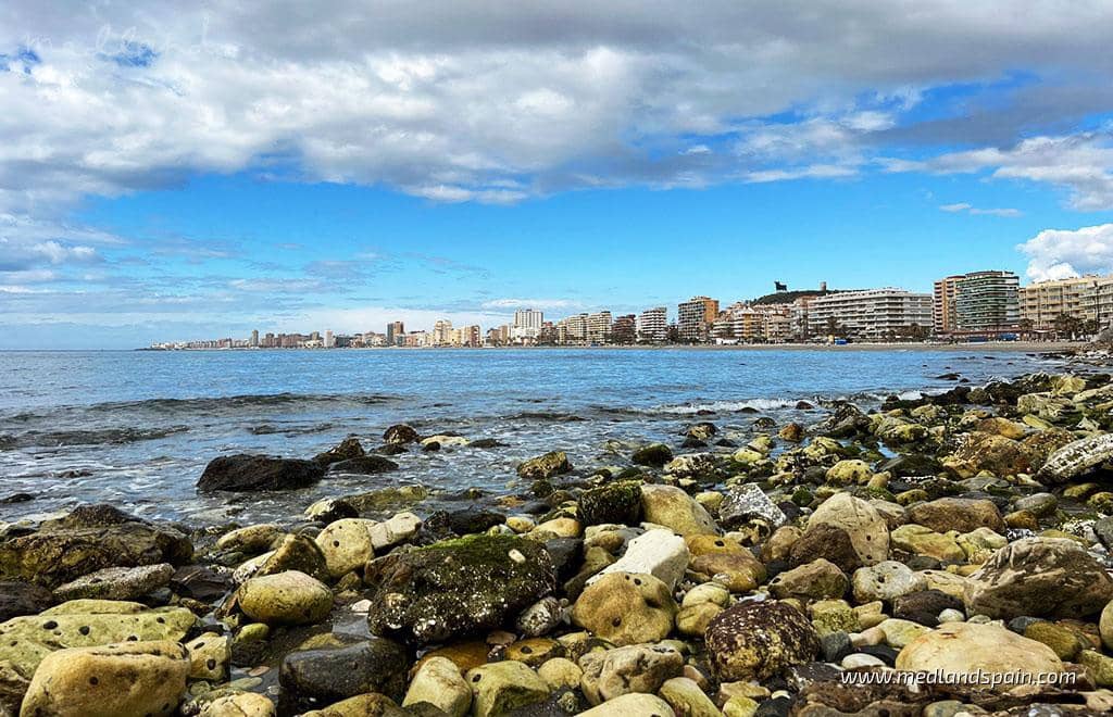 2 bedroom Apartment for sale in Las Gaviotas Carvajal, Fuengirola